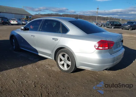 2013 Volkswagen Passat 2.5L Se from USA, damaged, VIN 1VWBP7A35DC075428